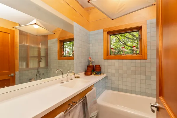 $1,725,000 | 518 Shaker Boulevard, Enfield, NH 03748
