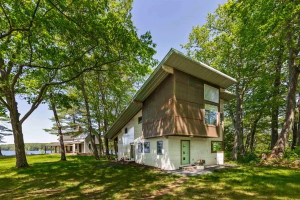 $1,725,000 | 518 Shaker Boulevard, Enfield, NH 03748