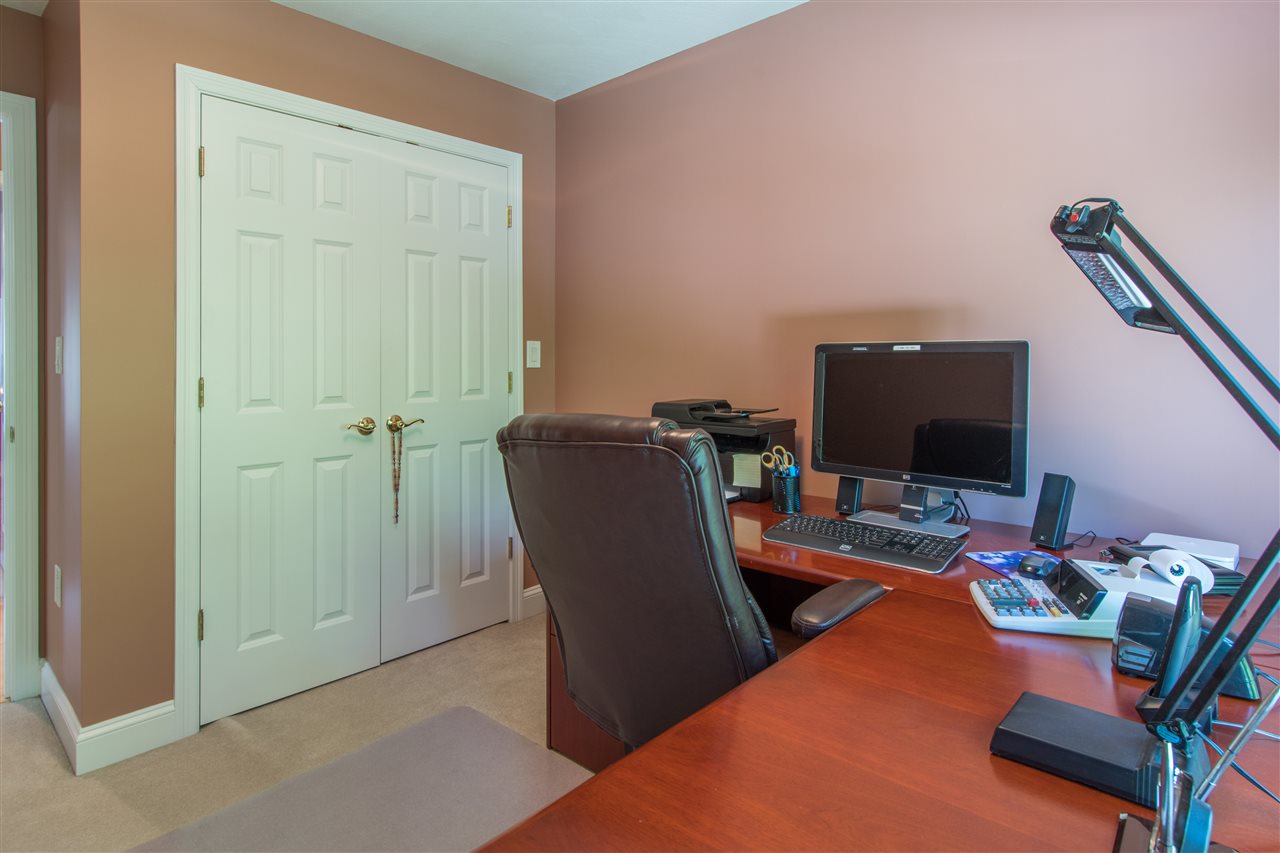 21 Flintlock Road Salem, NH 03079 - Photo 26 of 34