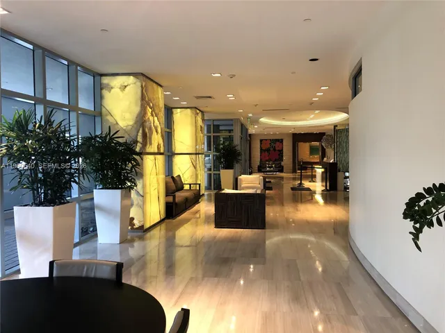 $4,400 | 1330 West Avenue, Unit 1011, Miami Beach, FL 33139