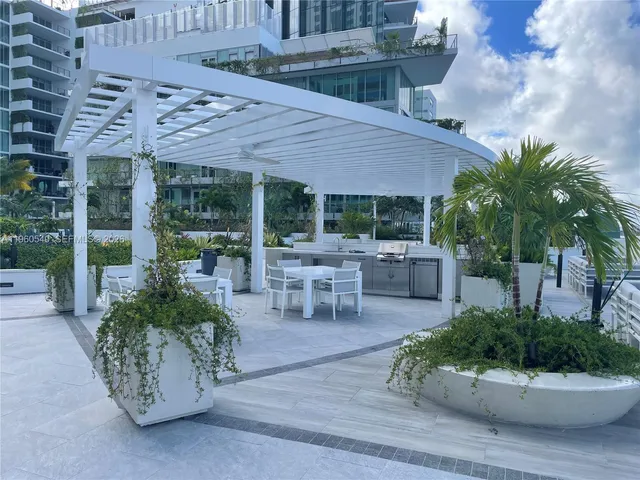 $4,400 | 1330 West Avenue, Unit 1011, Miami Beach, FL 33139
