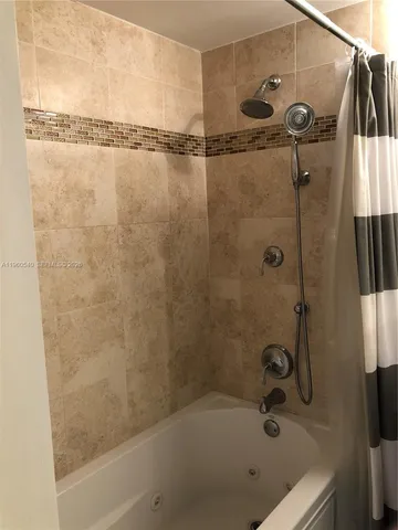 $4,400 | 1330 West Avenue, Unit 1011, Miami Beach, FL 33139