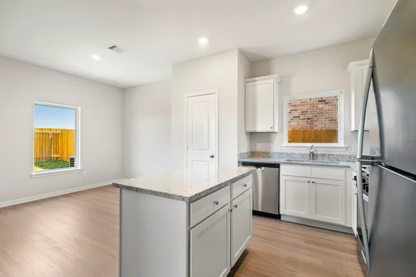 $2,110 | 320 Tejas Trail, Waller, TX 77484