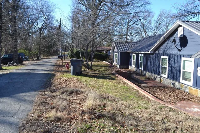 $499,000 | 1108 Peninsula Drive, Fort Towson, OK 74735