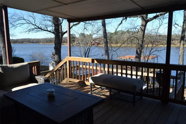 $499,000 | 1108 Peninsula Drive, Fort Towson, OK 74735