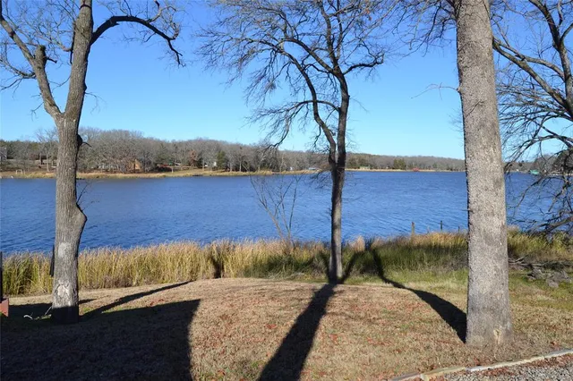 $499,000 | 1108 Peninsula Drive, Fort Towson, OK 74735