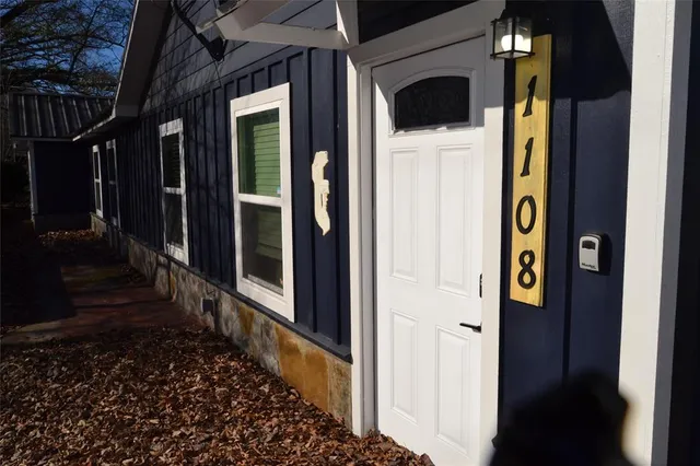 $499,000 | 1108 Peninsula Drive, Fort Towson, OK 74735