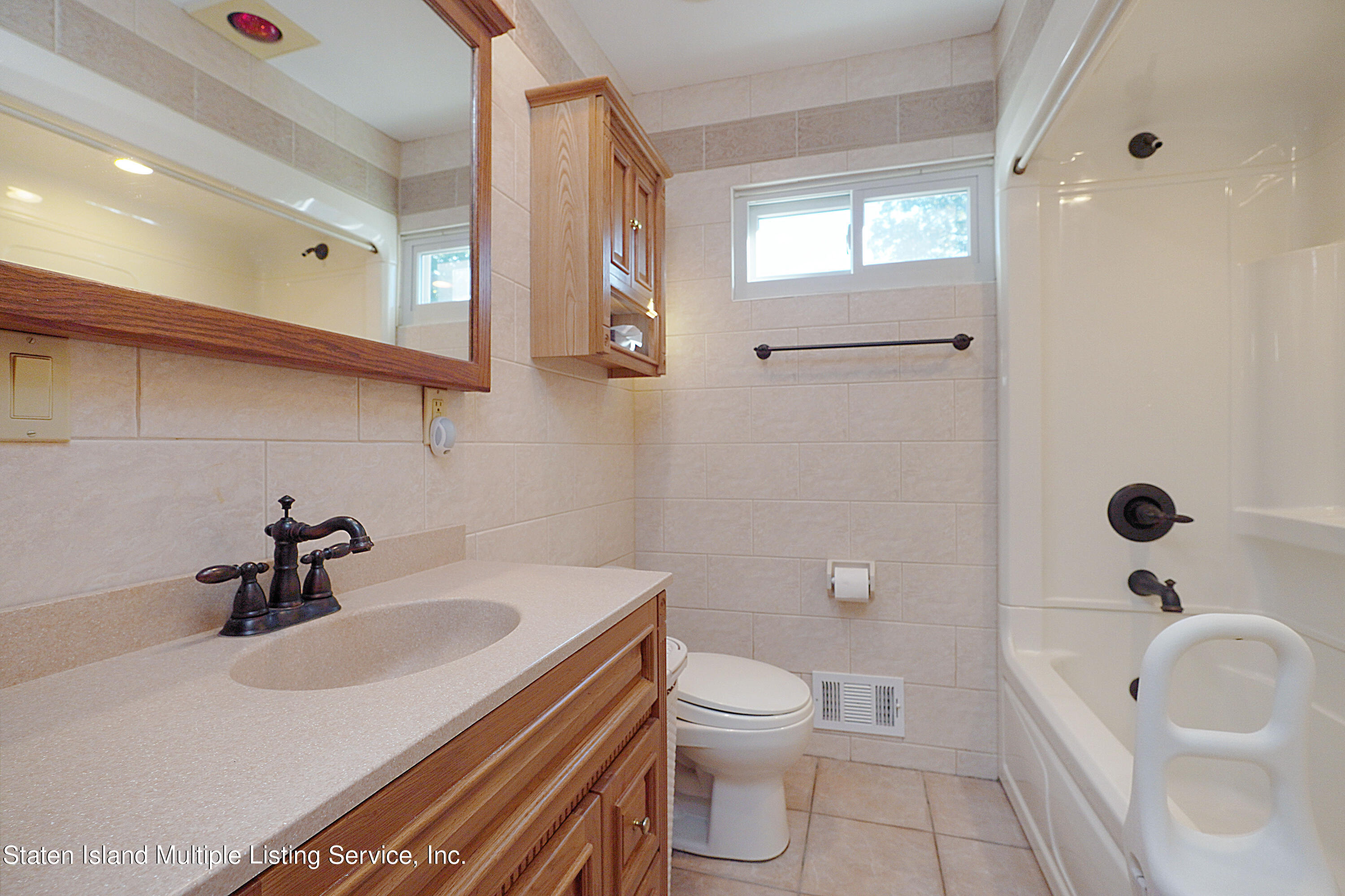 341 Beach Road Staten Island, NY 10312 - Photo 11 of 28 Bathroom