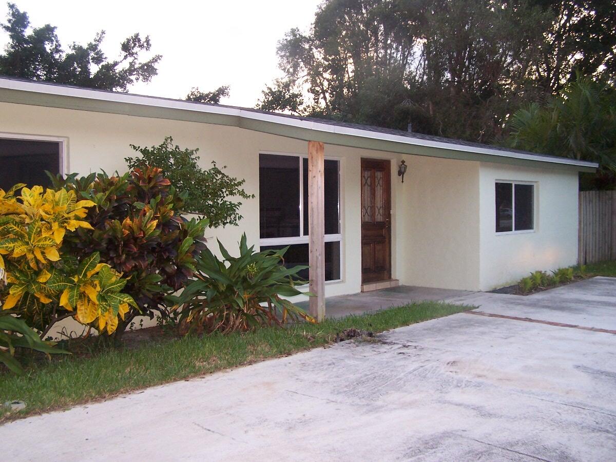 170 Northwest 7th Street Boca Raton, FL 33432 - Photo 2 of 15 100_3722