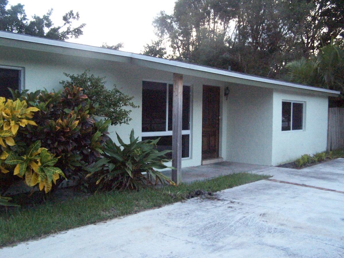 170 Northwest 7th Street Boca Raton, FL 33432 - Photo 3 of 15 100_3724
