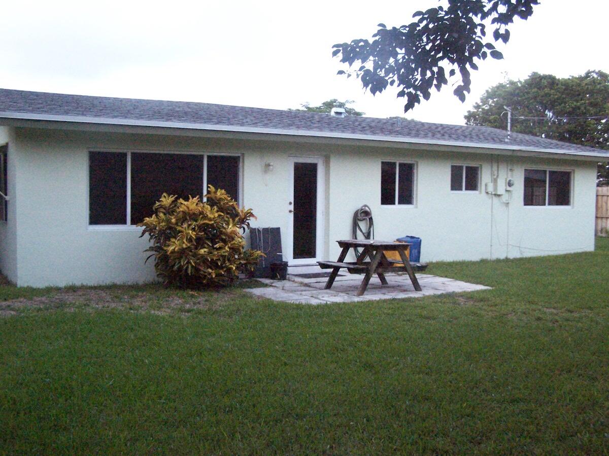 170 Northwest 7th Street Boca Raton, FL 33432 - Photo 4 of 15 100_3725