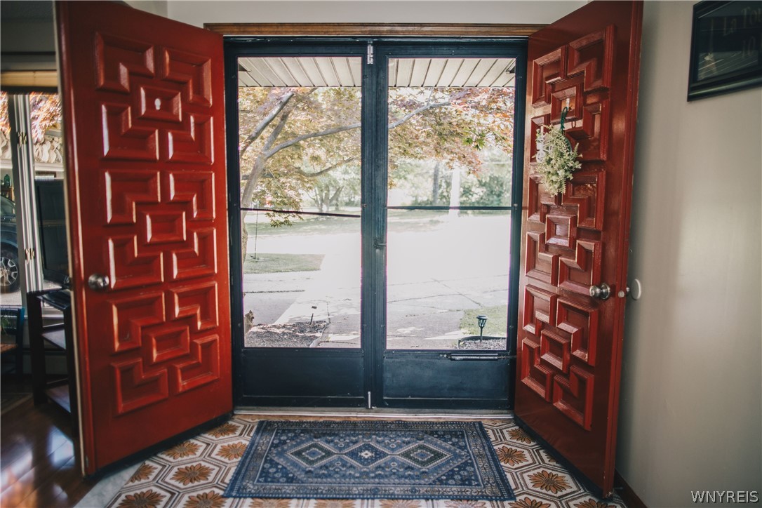 728 Four Rod Road Alden, NY 14004 - Photo 33 of 50 Foyer