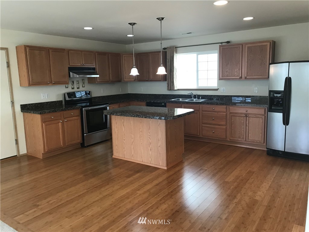4214 East R Street Tacoma, WA 98404 - Photo 2 of 19