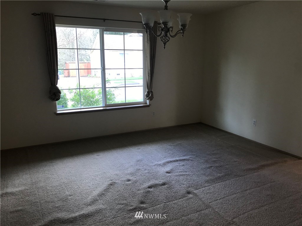 4214 East R Street Tacoma, WA 98404 - Photo 4 of 19