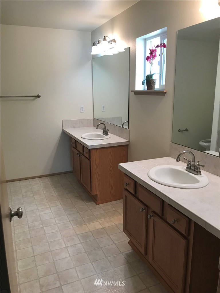 4214 East R Street Tacoma, WA 98404 - Photo 10 of 19