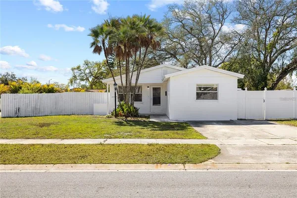 $2,300 | 6150 101st Avenue North, Pinellas Park, FL 33782
