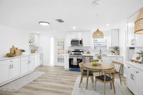 $2,300 | 6150 101st Avenue North, Pinellas Park, FL 33782