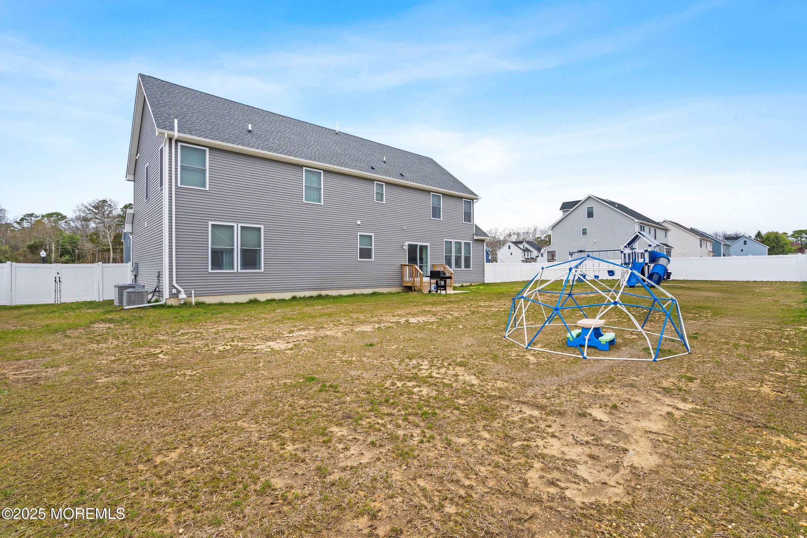 4 Sander Way Bayville, NJ 08721 - Photo 31 of 36 35-Rear 1