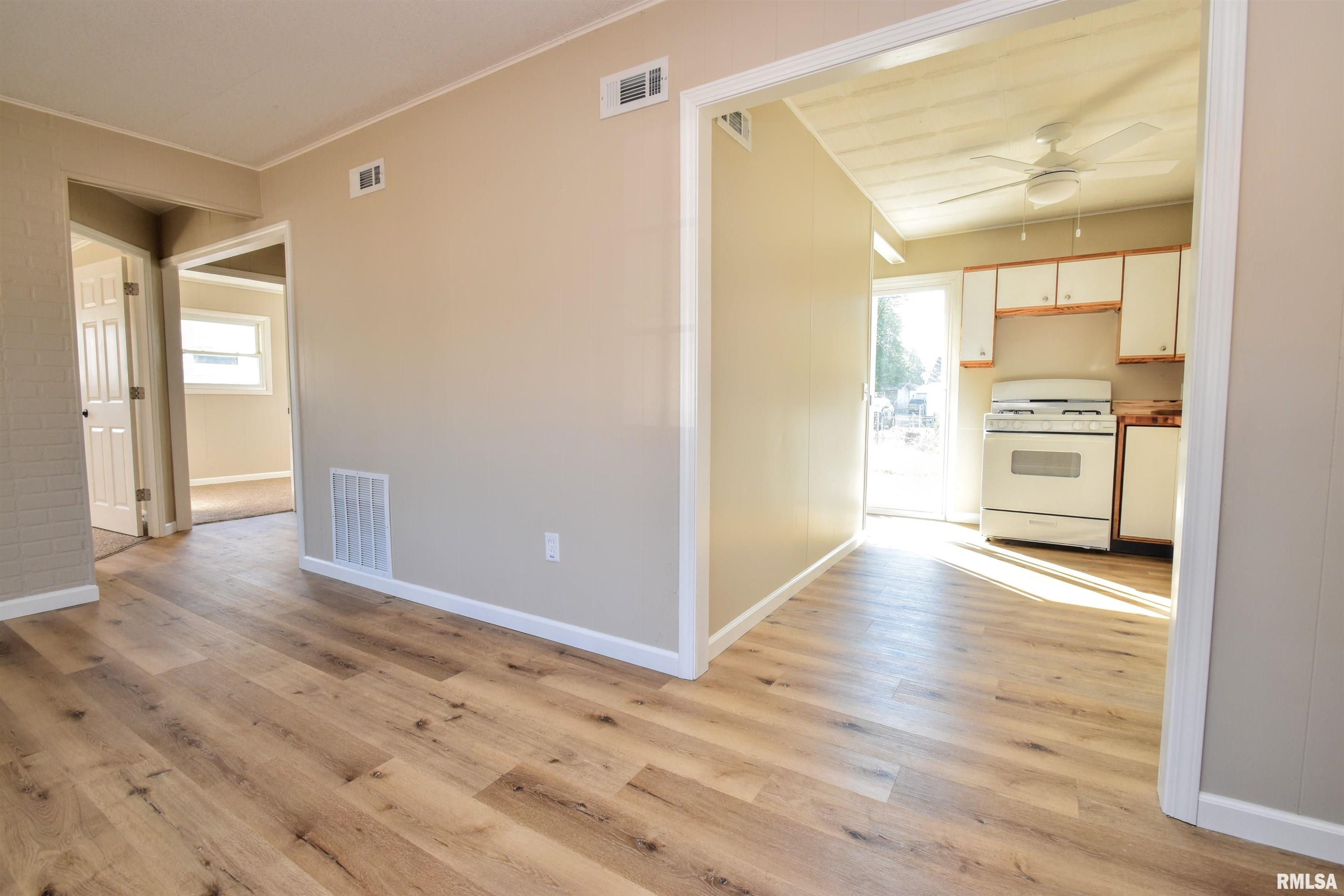 1404 Matilda Street Pekin, IL 61554 - Photo 11 of 30