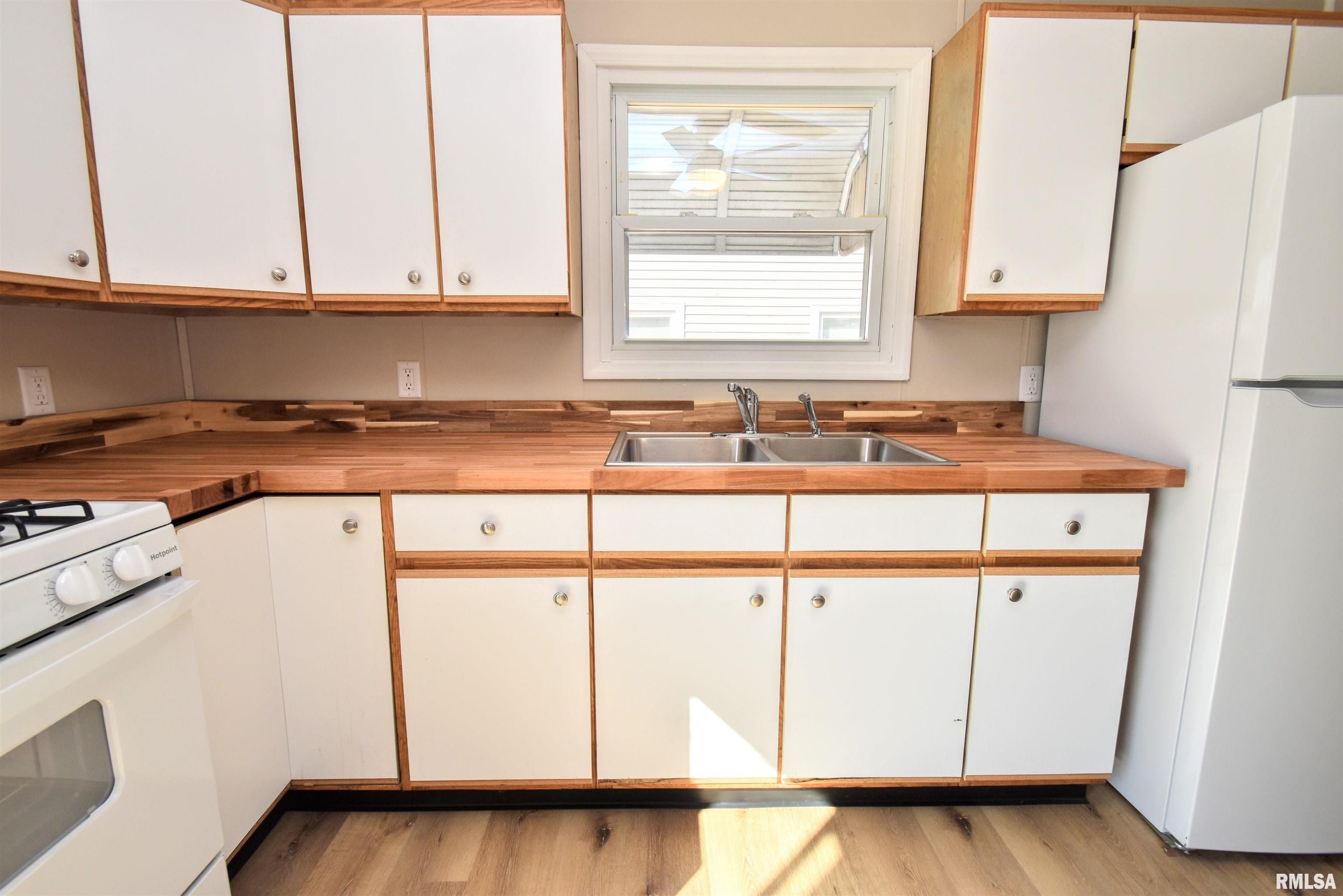 1404 Matilda Street Pekin, IL 61554 - Photo 14 of 30