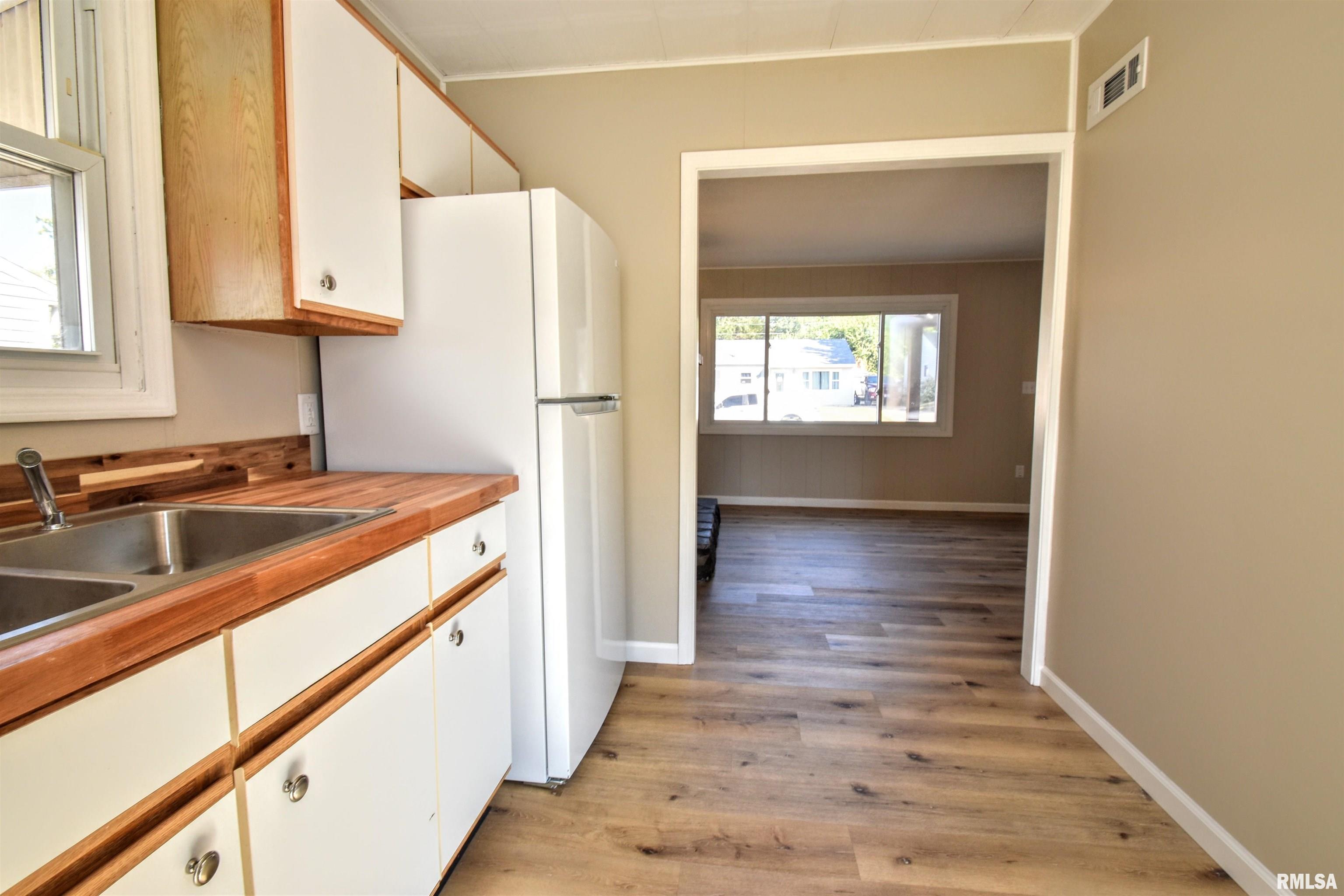 1404 Matilda Street Pekin, IL 61554 - Photo 16 of 30