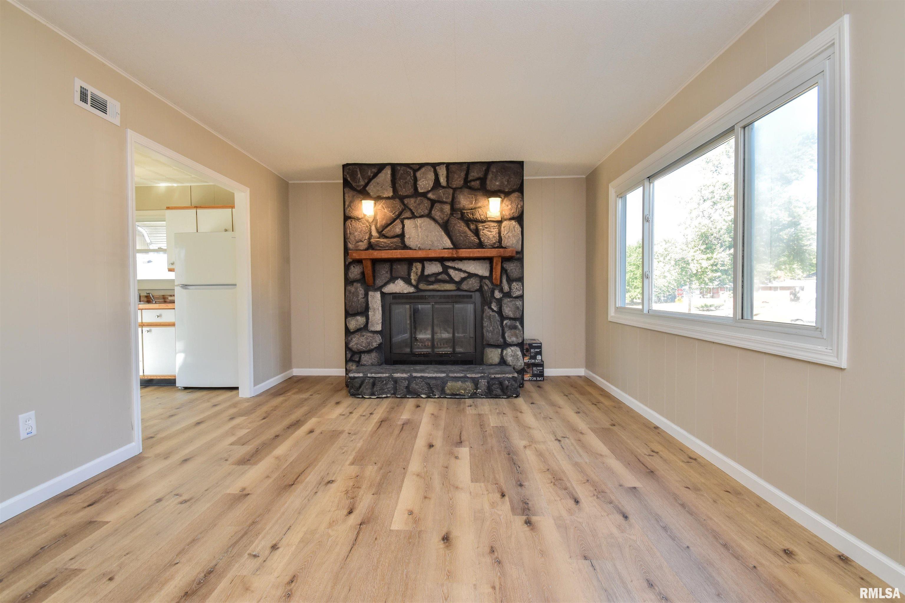 1404 Matilda Street Pekin, IL 61554 - Photo 7 of 30