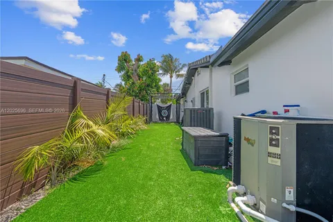 $1,150,000 | 1701 Southwest 3rd Avenue, Pompano Beach, FL 33060