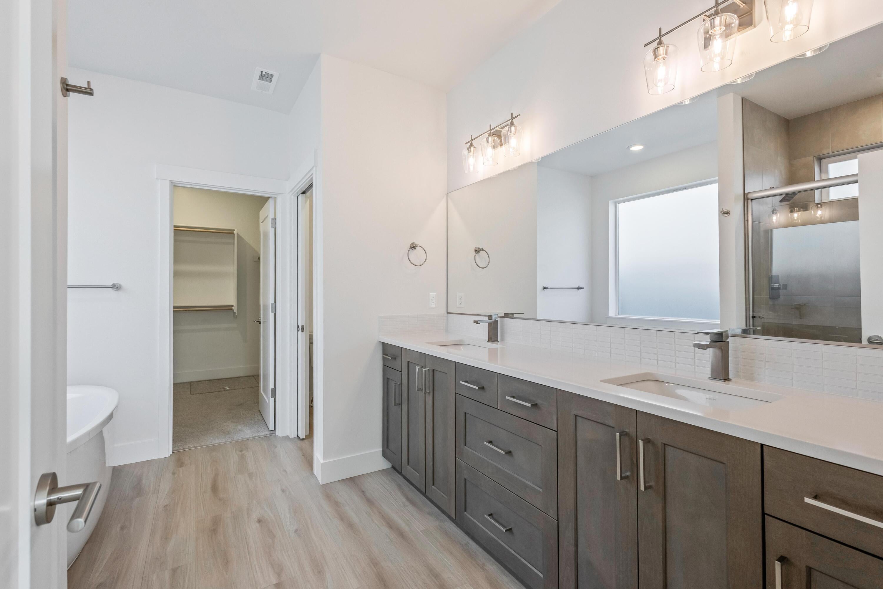 4065 Southwest 47th Street Redmond, OR 97756 - Photo 13 of 35 13