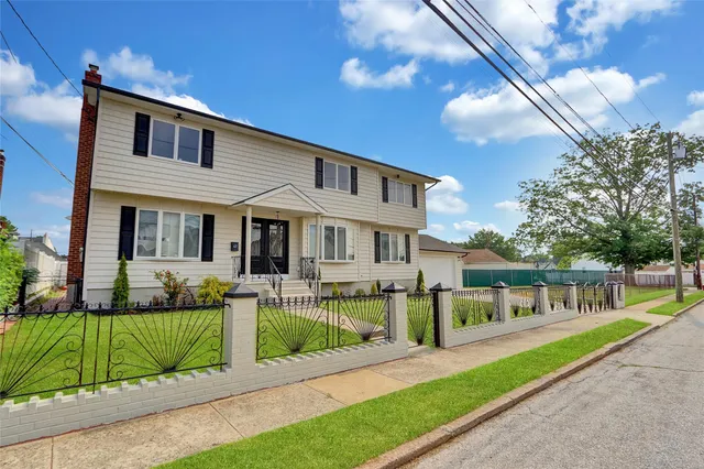 $999,000 | 63 Cumberland Place, Valley Stream, NY 11580