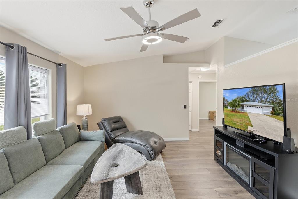 6184 Southwest 100th Loop Ocala, FL 34476 - Photo 11 of 46