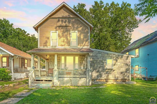 $150,000 | 1156 Southwest Woodward Avenue, Topeka, KS 66604