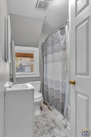 $150,000 | 1156 Southwest Woodward Avenue, Topeka, KS 66604