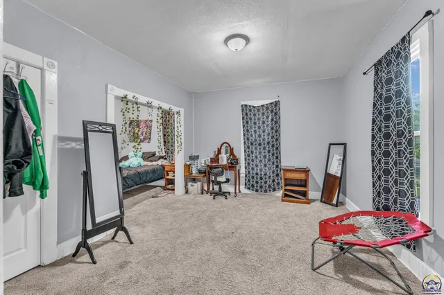 $150,000 | 1156 Southwest Woodward Avenue, Topeka, KS 66604