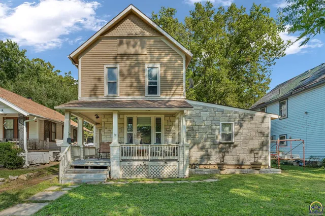$150,000 | 1156 Southwest Woodward Avenue, Topeka, KS 66604