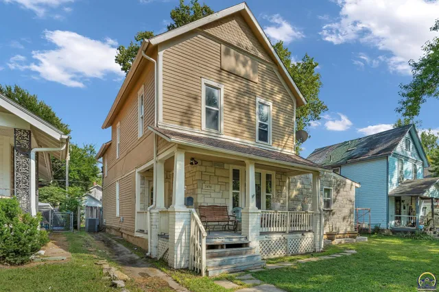 $150,000 | 1156 Southwest Woodward Avenue, Topeka, KS 66604