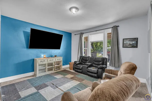 $145,000 | 1156 Southwest Woodward Avenue, Topeka, KS 66604