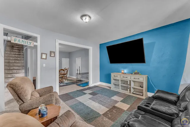 $150,000 | 1156 Southwest Woodward Avenue, Topeka, KS 66604