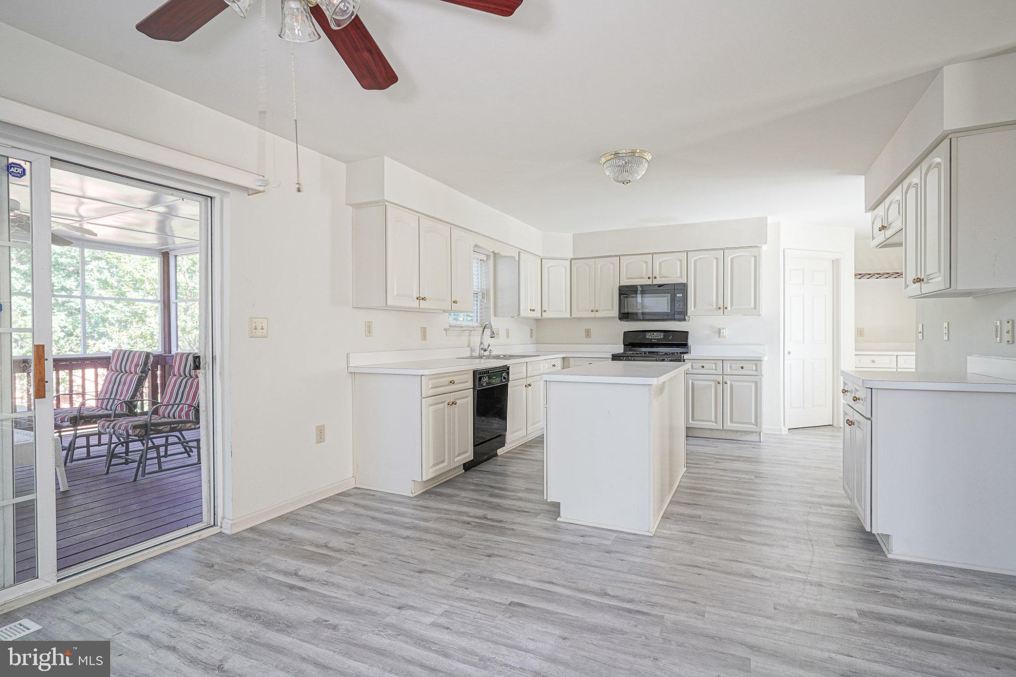 160 Quiet Road Sicklerville, NJ 08081 - Photo 8 of 24 Bright and airy kitchen retreat.