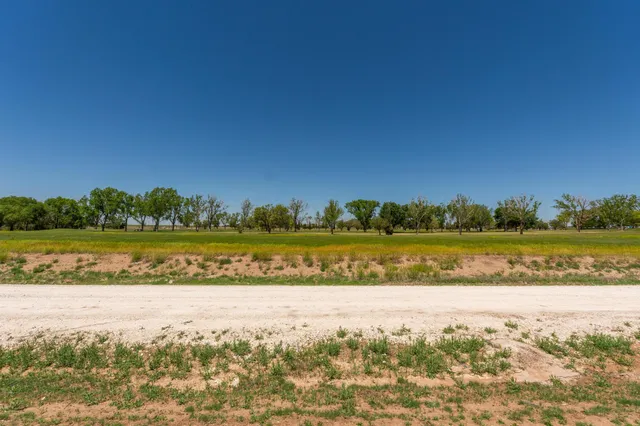 $315,000 | 30 Country Club Drive, Farwell, TX 79325