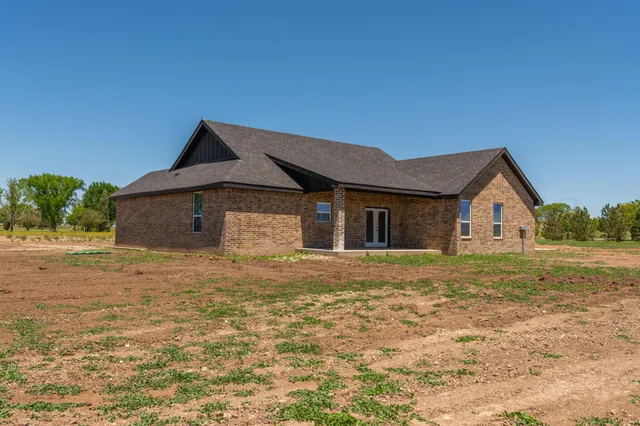 $315,000 | 30 Country Club Drive, Farwell, TX 79325
