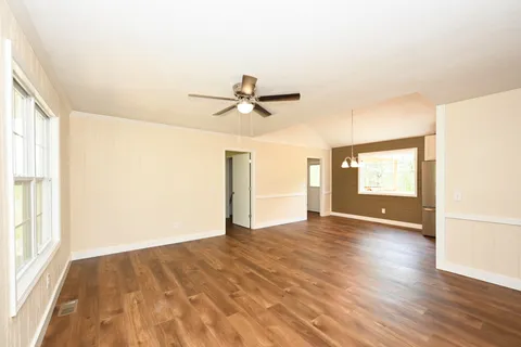 $359,900 | 120 Whippoorwill Lane, Bethpage, TN 37022