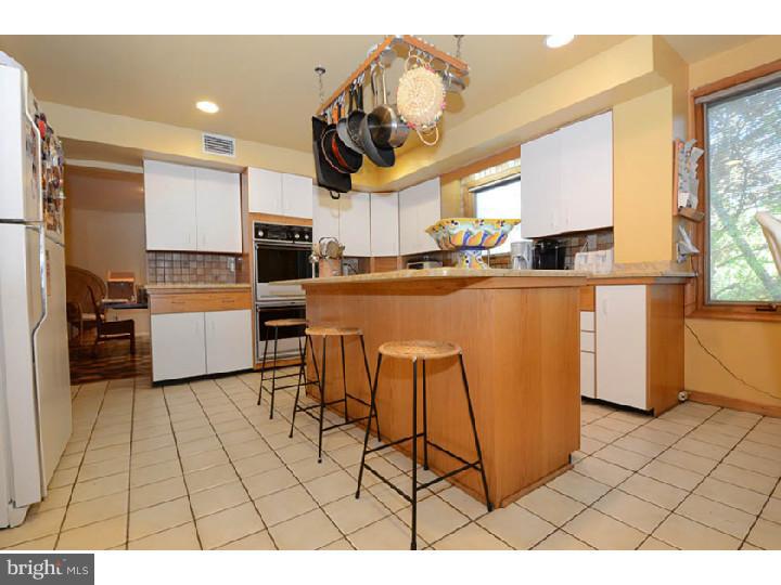 308 Clwyd Road Bala Cynwyd, PA 19004 - Photo 8 of 25