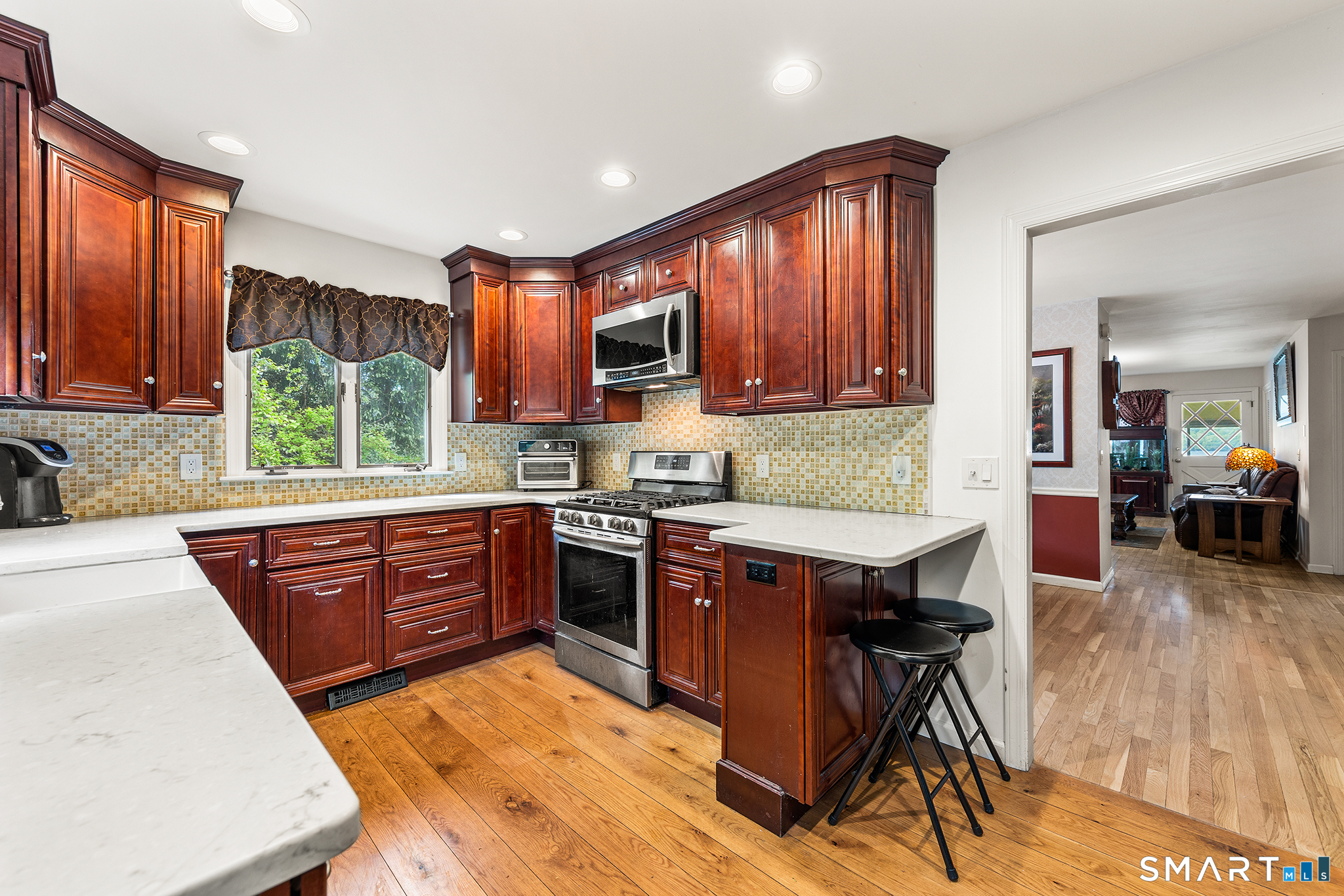 557 Candlewood Lake Road Brookfield, CT 06804 - Photo 11 of 33