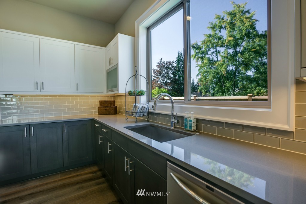 2224 Northeast 28th Street Renton, WA 98056 - Photo 11 of 25