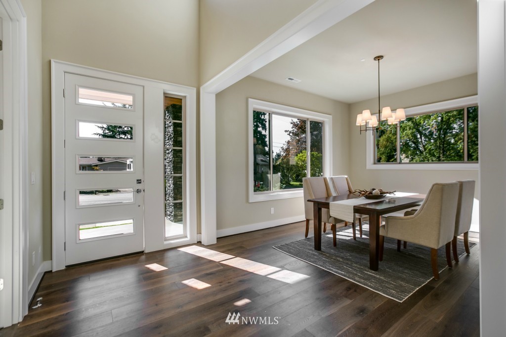 2224 Northeast 28th Street Renton, WA 98056 - Photo 3 of 25