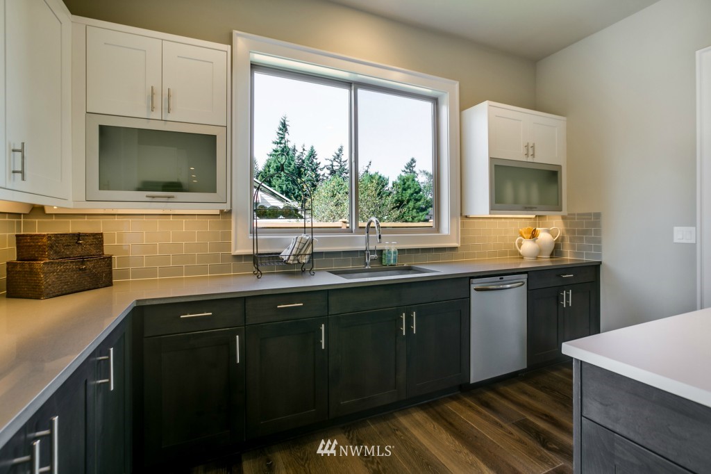 2224 Northeast 28th Street Renton, WA 98056 - Photo 7 of 25
