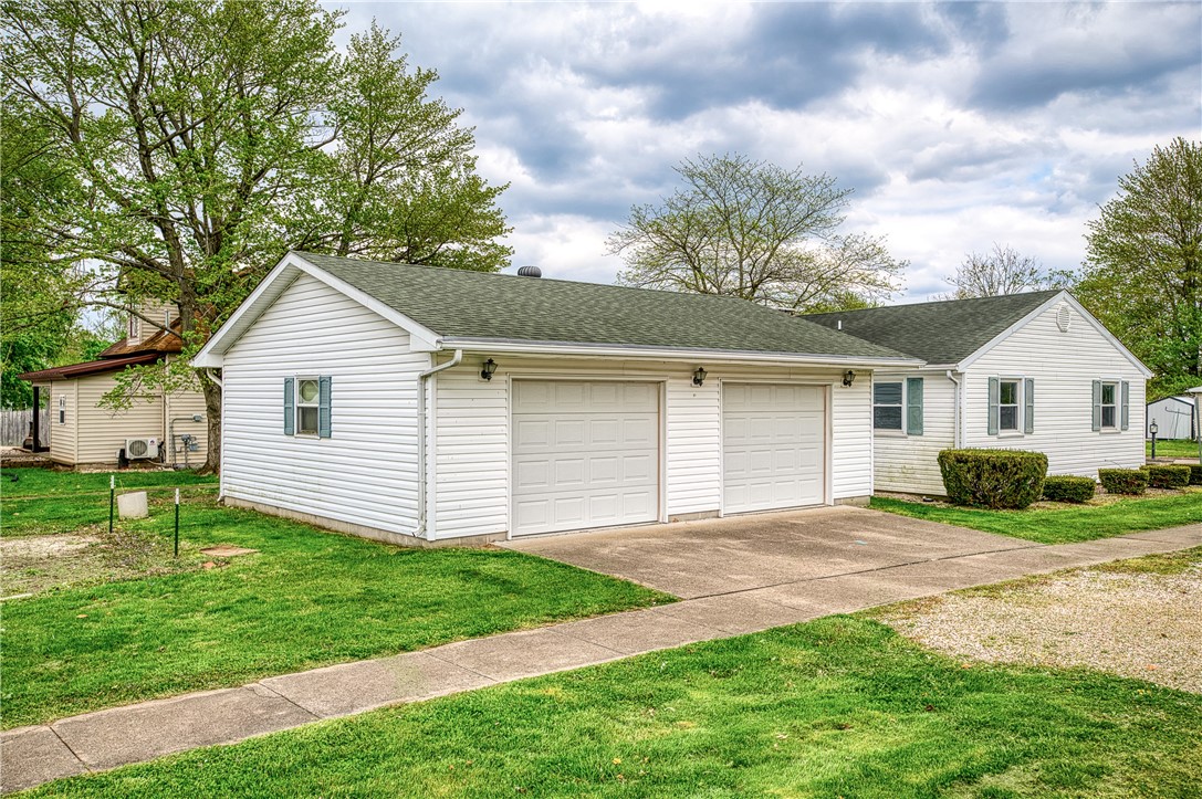 902 Locust Street Marshall, IL 62441 - Photo 18 of 21
