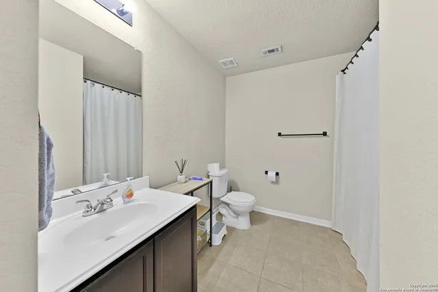 $2,200 | 9035 Bowring Park, Converse, TX 78109