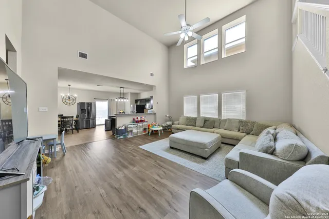 $2,200 | 9035 Bowring Park, Converse, TX 78109