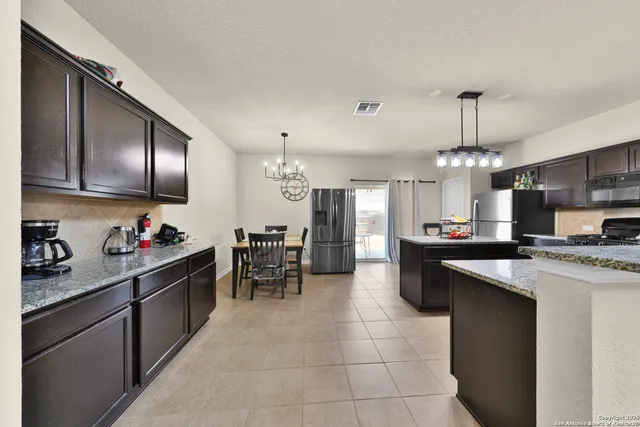 $2,200 | 9035 Bowring Park, Converse, TX 78109